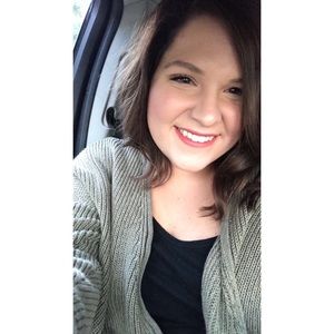 Meet your Posher, Claire